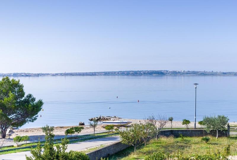 Apartment Nin - Vrsi At The Beach Exterior photo