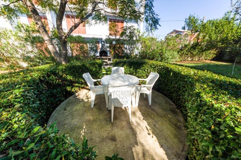 Apartment Nin - Vrsi At The Beach Exterior photo