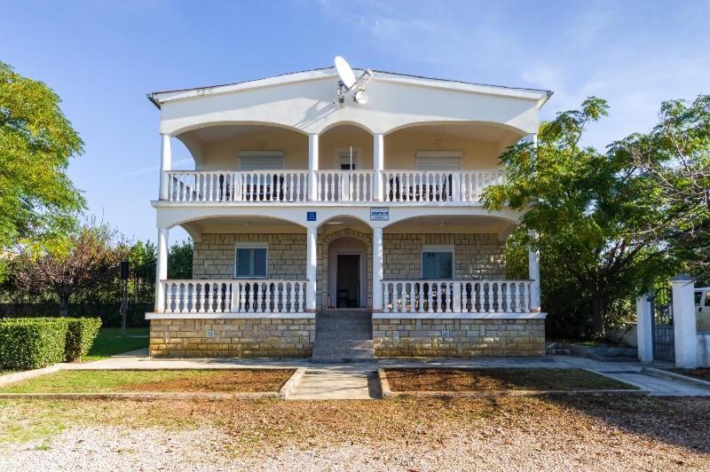 Apartment Nin - Vrsi At The Beach Exterior photo