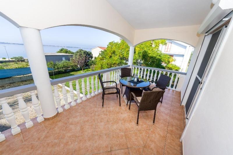 Apartment Nin - Vrsi At The Beach Exterior photo