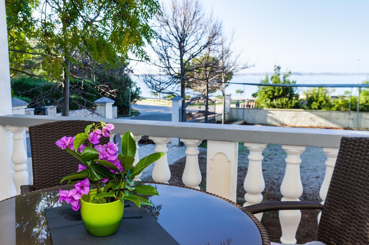 Apartment Nin - Vrsi At The Beach Exterior photo
